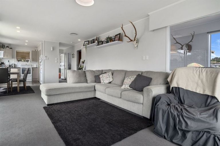 Photo of property in 37 Dunton Drive, Welcome Bay, Tauranga, 3112
