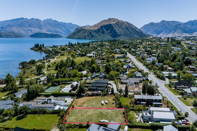 Photo of property in 166b Beacon Point Road, Wanaka, 9305