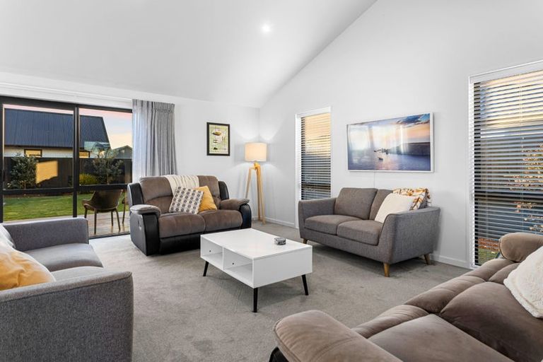 Photo of property in 14 Chatsworth Avenue, Rangiora, 7400