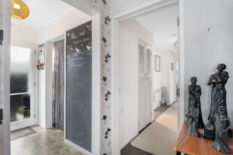 Photo of property in 31 Cross Street, Castlecliff, Whanganui, 4501