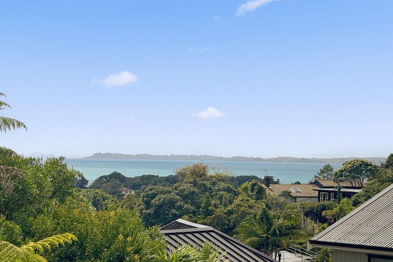Photo of property in 26 Braemar Road, Castor Bay, Auckland, 0620