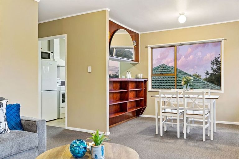 Photo of property in 1/10 Sunnyside Road, Sunnyvale, Auckland, 0612