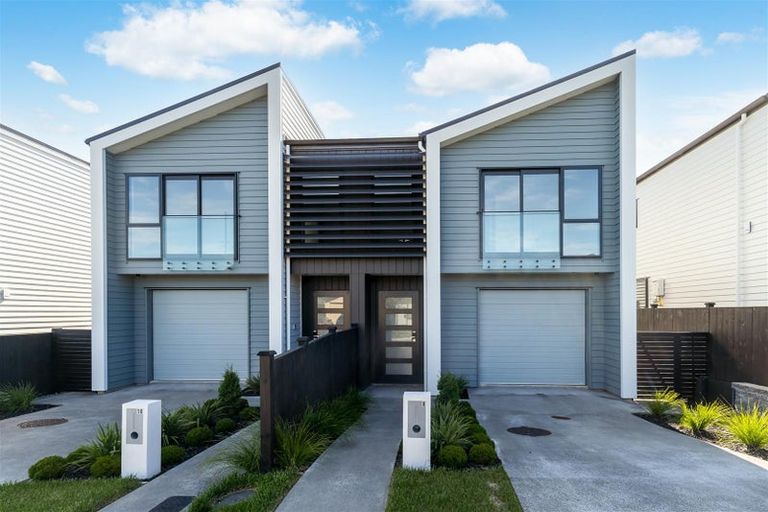 Photo of property in 8 Paparahi Place, Wainui, 0992