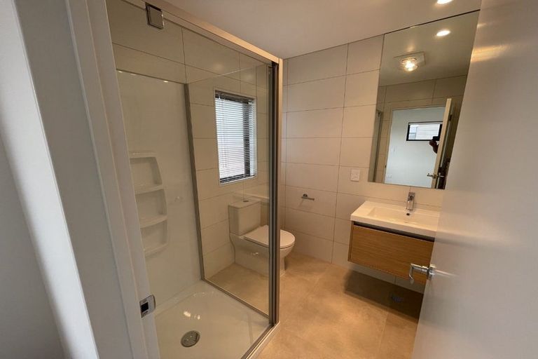 Photo of property in 6 Viridian Avenue, Rosehill, Papakura, 2113