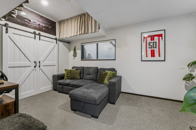 Photo of property in 2/22 Merton Avenue, Glenfield, Auckland, 0627