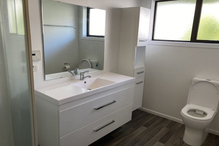 Photo of property in 15 Resolution Place, Bryndwr, Christchurch, 8053