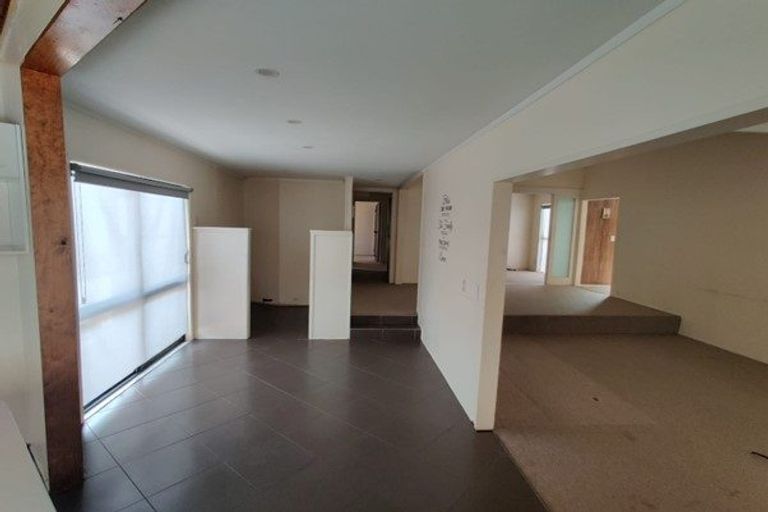 Photo of property in 31 Leaver Place, Weymouth, Auckland, 2103