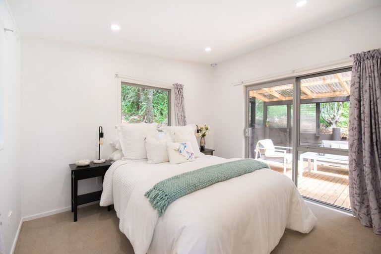 Photo of property in 37 Western Road, Laingholm, Auckland, 0604