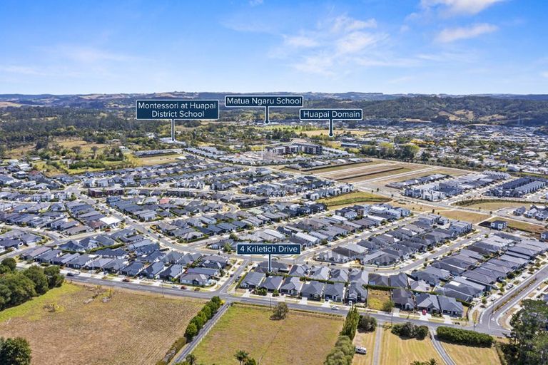 Photo of property in 4 Kriletich Drive, Kumeu, 0810