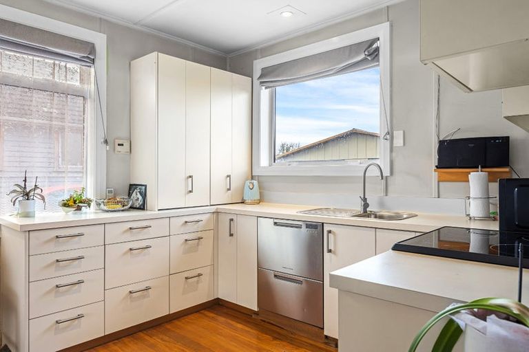 Photo of property in 25 Avro Crescent, Hornby, Christchurch, 8042