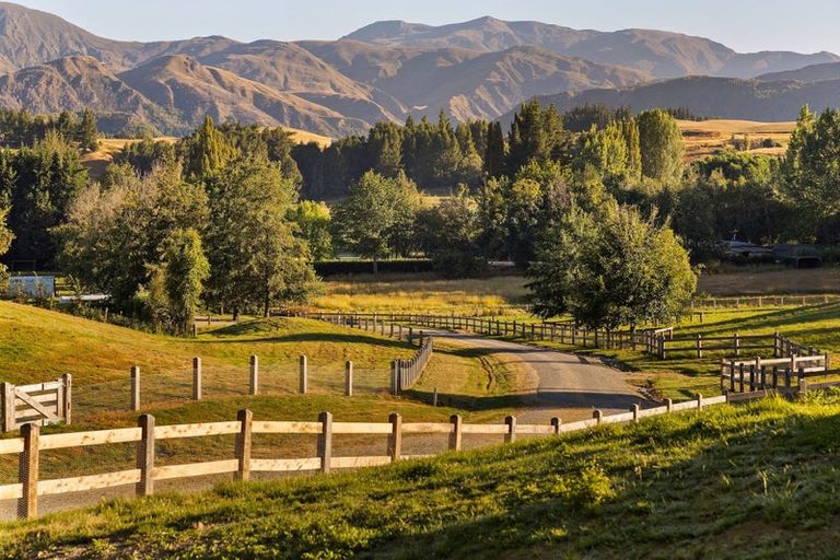 Photo of property in 28 Hogans Gully Road, Arrowtown, 9371