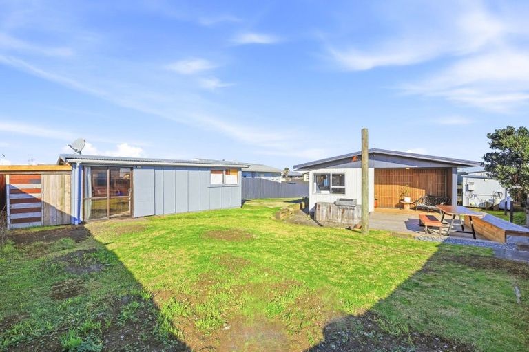 Photo of property in 60 Hinau Street, Castlecliff, Whanganui, 4501