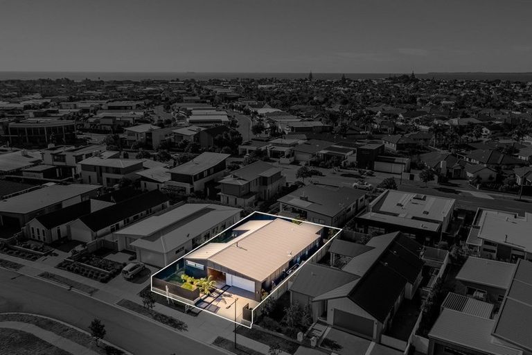 Photo of property in 15 Awatira Drive, Papamoa Beach, Papamoa, 3118