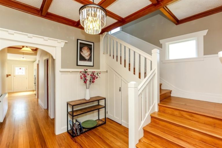 Photo of property in 41 Hamblyn Street, Strandon, New Plymouth, 4312