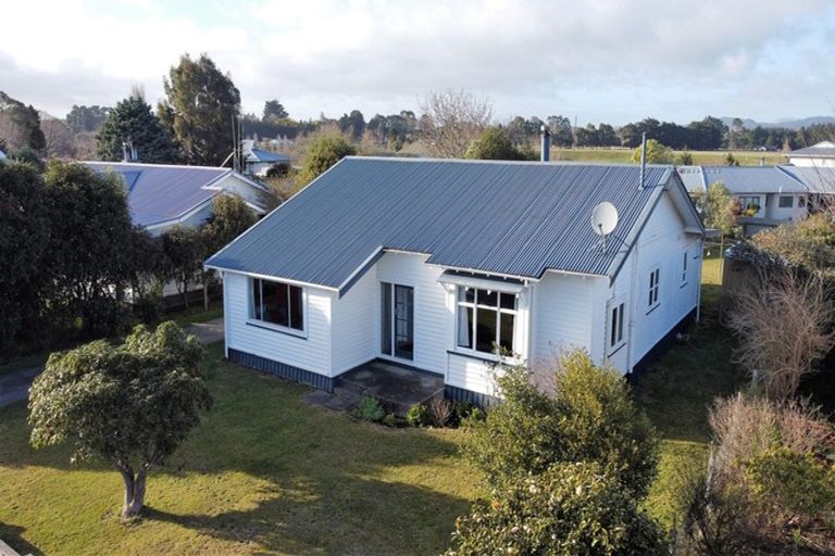 Photo of property in 70 Trafalgar Street, Dannevirke, 4930