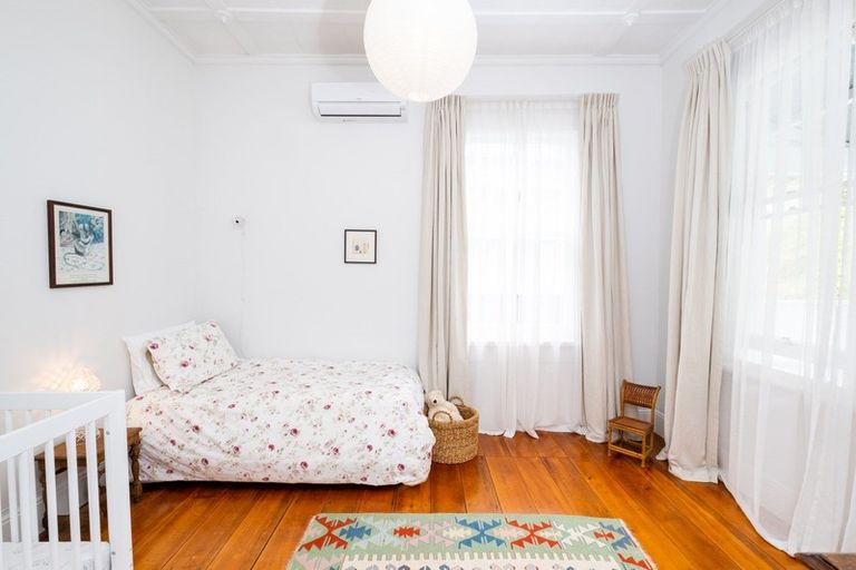 Photo of property in 107 Shakespeare Road, Bluff Hill, Napier, 4110