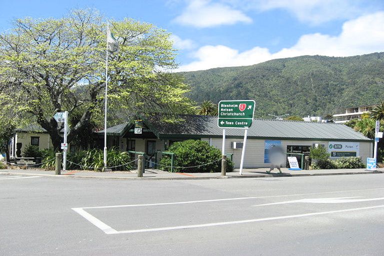 Photo of property in 2-4 Auckland Street, Picton, 7220