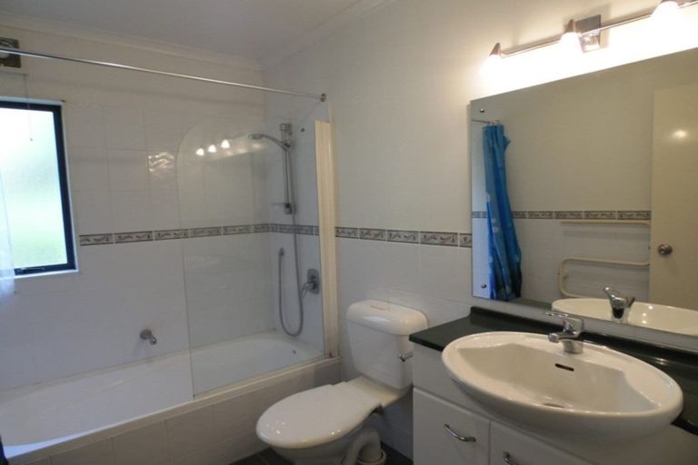 Photo of property in 56a Lagoon Way, West Harbour, Auckland, 0618