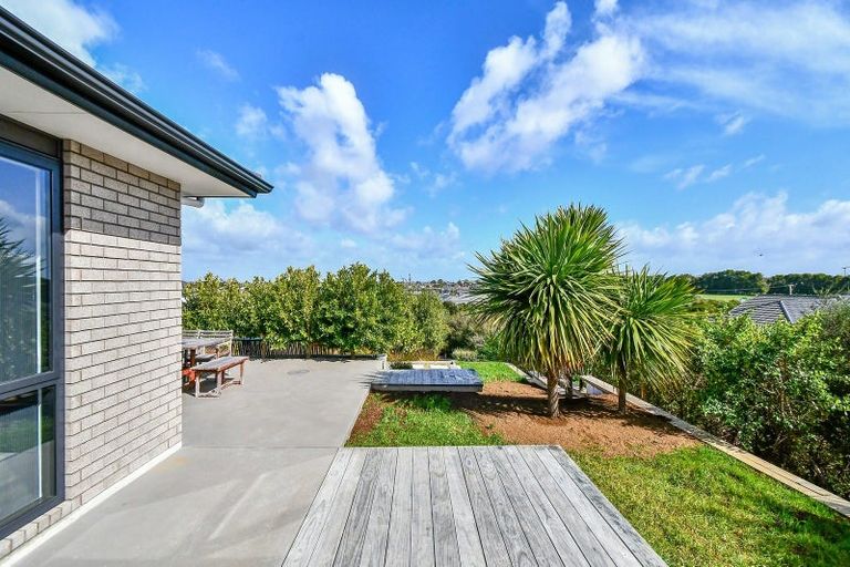 Photo of property in 18 Papaview Road, Papakura, 2110