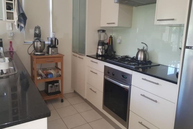 Photo of property in 4/40 Scarlet Oak Drive, Schnapper Rock, Auckland, 0632