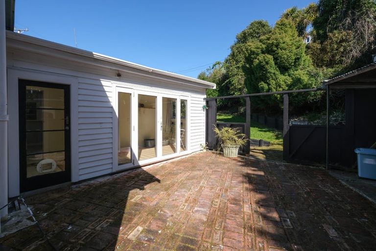 Photo of property in 104 Neidpath Road, Mornington, Dunedin, 9011