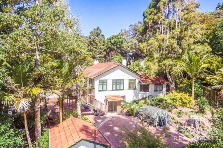 Photo of property in 23 Wood Bay Road, Titirangi, Auckland, 0604