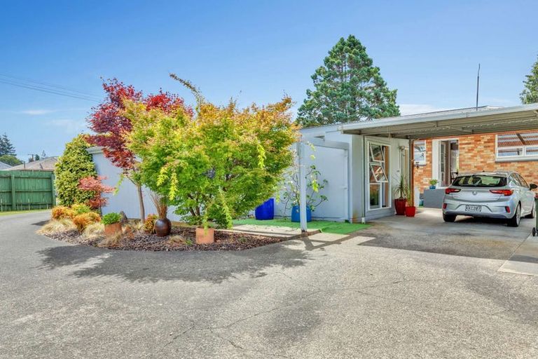 Photo of property in 28 Shirley Street, Mangakakahi, Rotorua, 3015