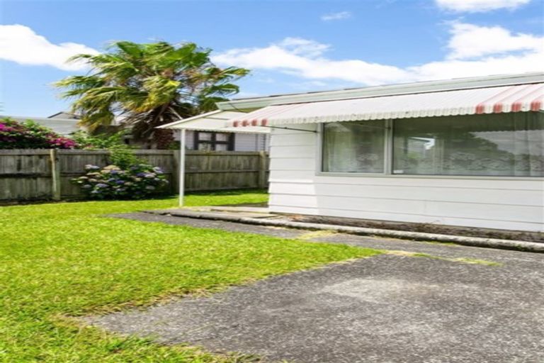 Photo of property in 1/116 Seabrook Avenue, New Lynn, Auckland, 0600
