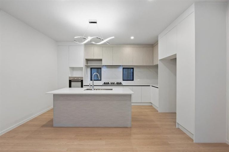 Photo of property in 50 Whakairo Crescent, Gulf Harbour, Whangaparaoa, 0930