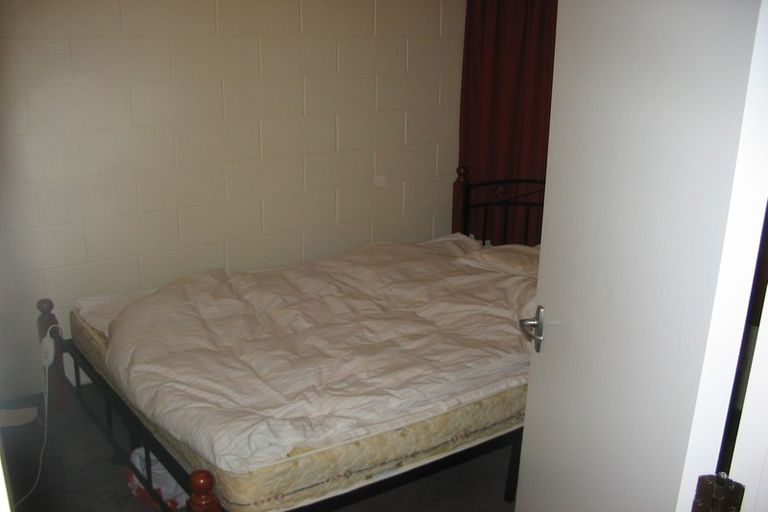 Photo of property in 2/219 Grant Road, Thorndon, Wellington, 6011