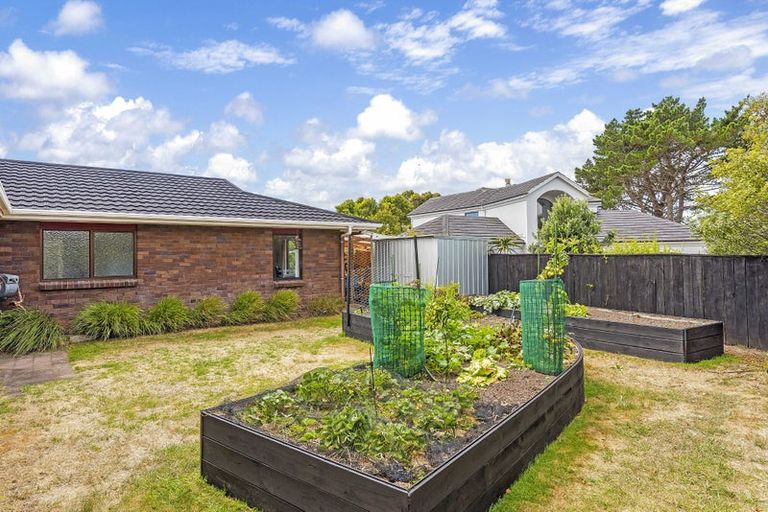 Photo of property in 37 Wood Leigh, Paraparaumu Beach, Paraparaumu, 5032