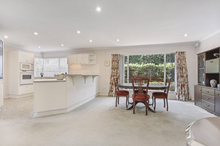 Photo of property in 4 Wardour Mews, Avonhead, Christchurch, 8042