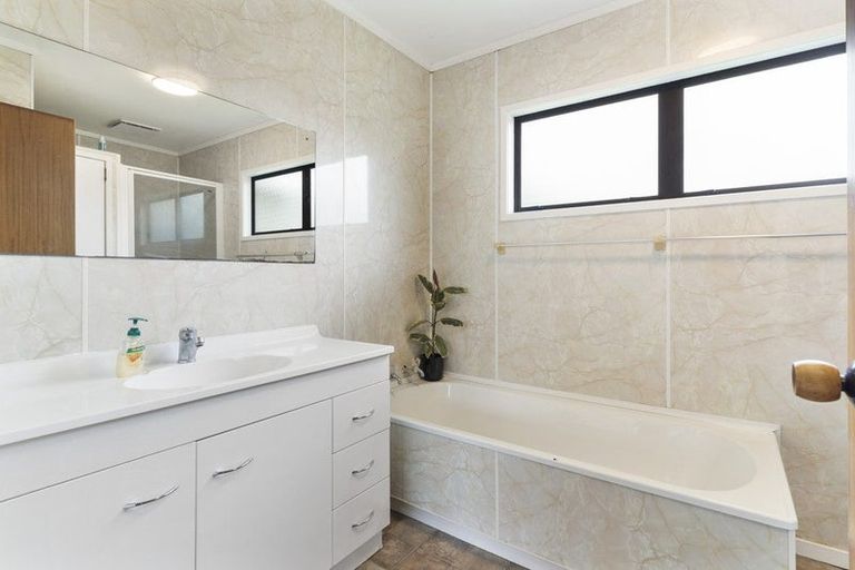 Photo of property in 14a Karaka Street, New Lynn, Auckland, 0600