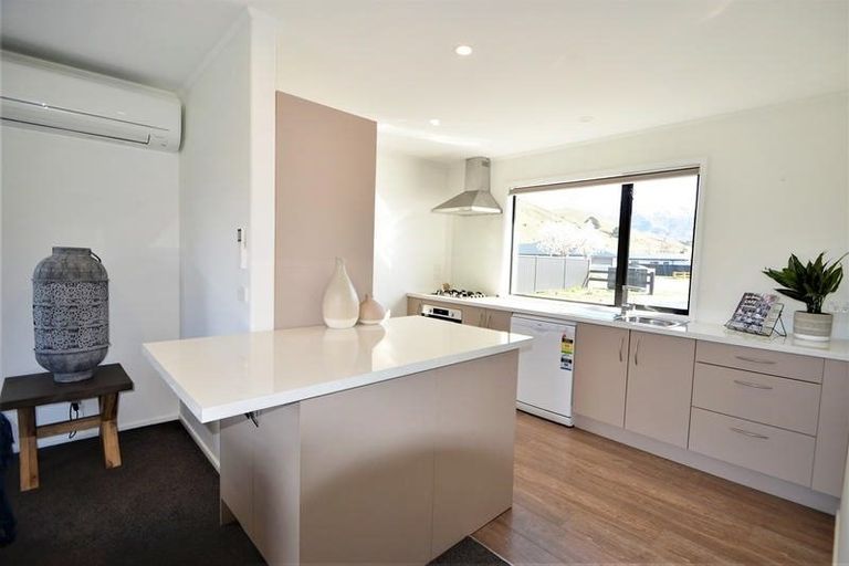 Photo of property in 46 Perriam Place, Mount Pisa, Cromwell, 9383