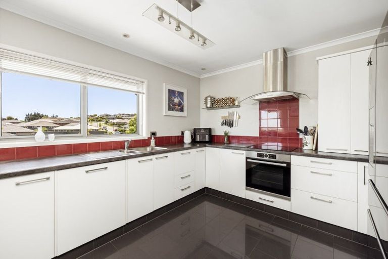 Photo of property in 31 Bayvista Close, Welcome Bay, Tauranga, 3112