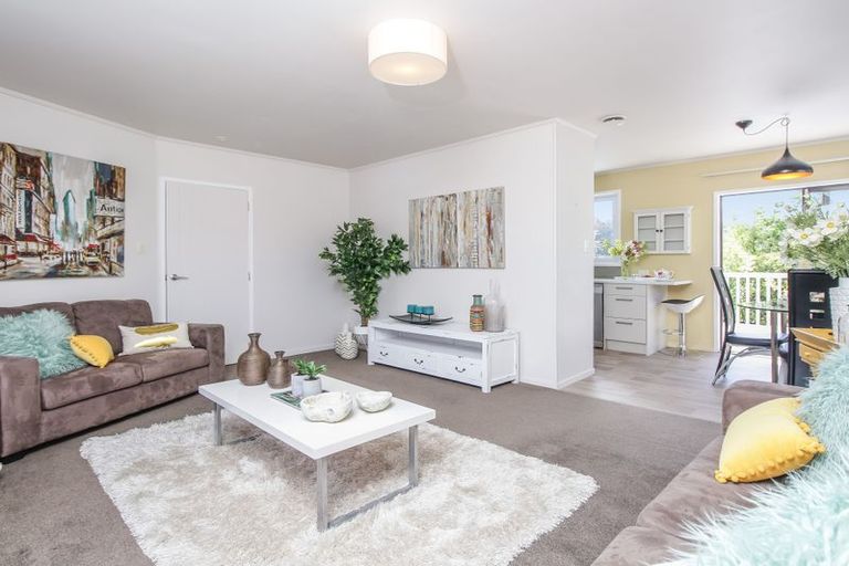 Photo of property in 39 Bodi Place, Te Atatu South, Auckland, 0610