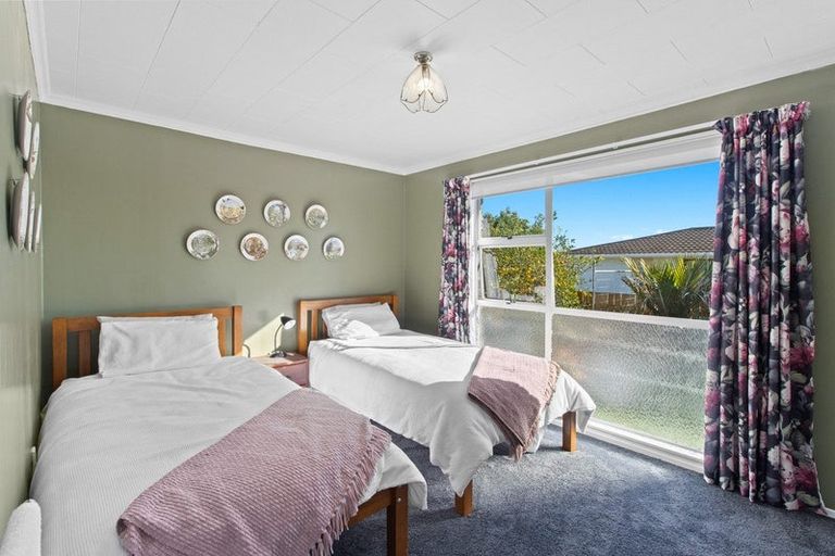 Photo of property in 5 Smeaton Road, Bell Block, New Plymouth, 4312