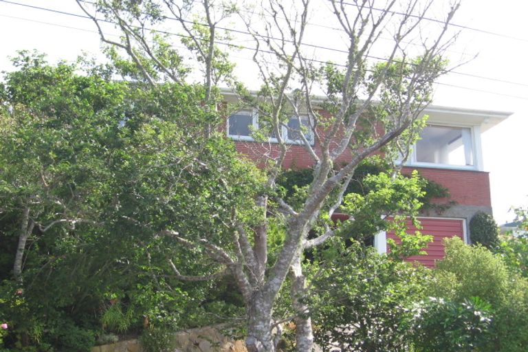 Photo of property in 8 Winston Street, Crofton Downs, Wellington, 6035