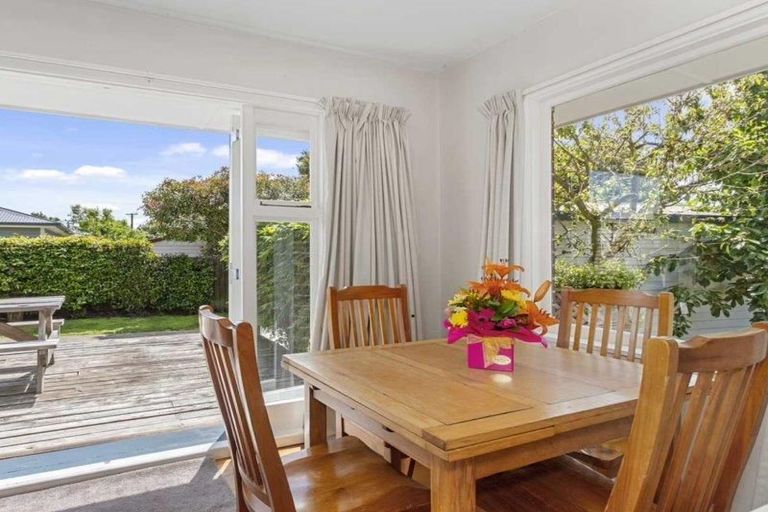 Photo of property in 6 Geelong Place, Burnside, Christchurch, 8053