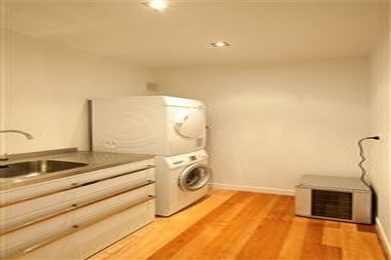 Photo of property in 3/29 Pupuke Road, Takapuna, Auckland, 0622