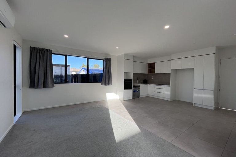 Photo of property in 10/535 Swanson Road, Ranui, Auckland, 0612