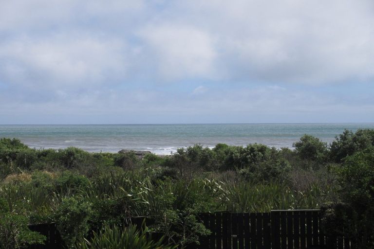 Photo of property in 13 Rodney Avenue, Te Horo Beach, Otaki, 5581