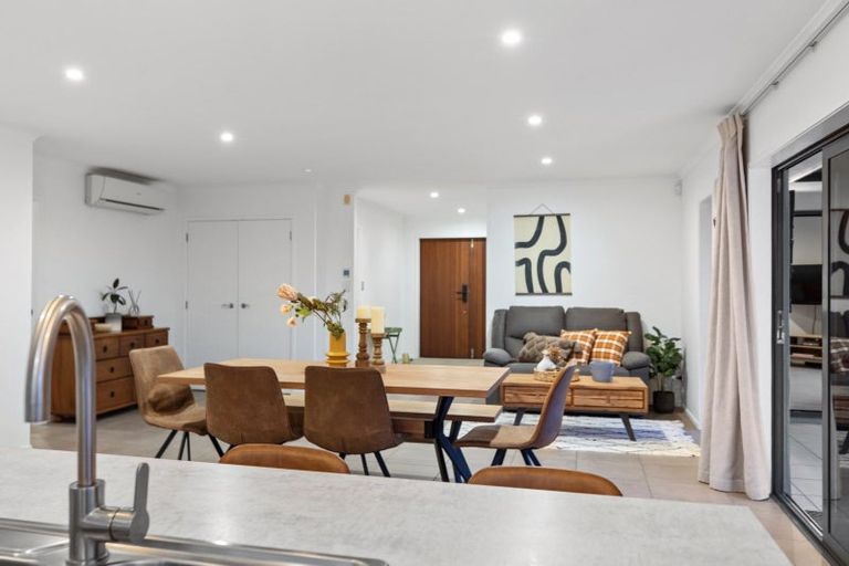 Photo of property in 8 Putaka Place, Papamoa Beach, Papamoa, 3118