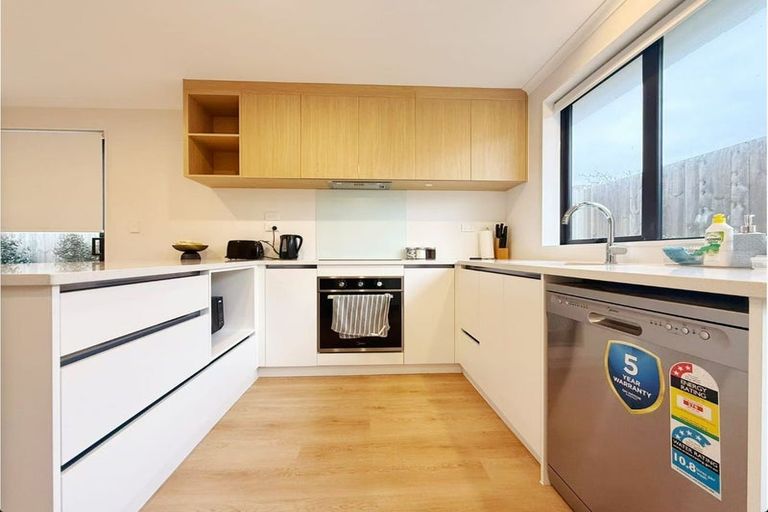 Photo of property in 1/29 Normandy Place, Henderson, Auckland, 0610