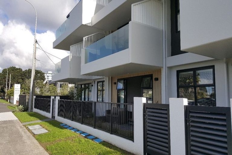 Photo of property in 2/388 Hibiscus Coast Highway, Orewa, 0931