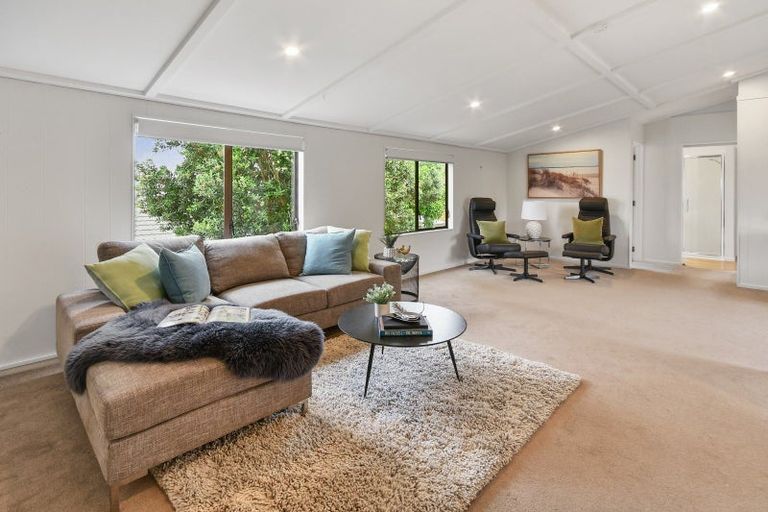 Photo of property in 7 Cumbrian Place, Conifer Grove, Takanini, 2112