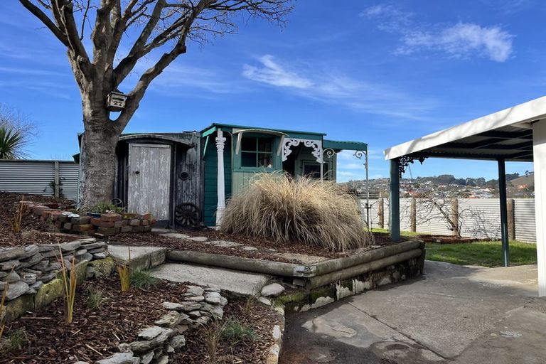 Photo of property in 27 Till Street, South Hill, Oamaru, 9400