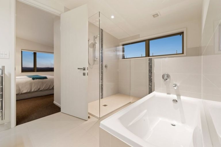 Photo of property in 55 Pinetone Road, Kumeu, 0892