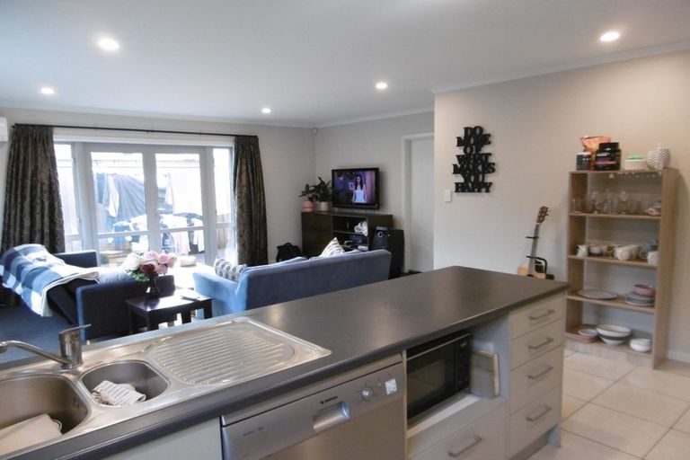 Photo of property in 15 Grove Road, Addington, Christchurch, 8024