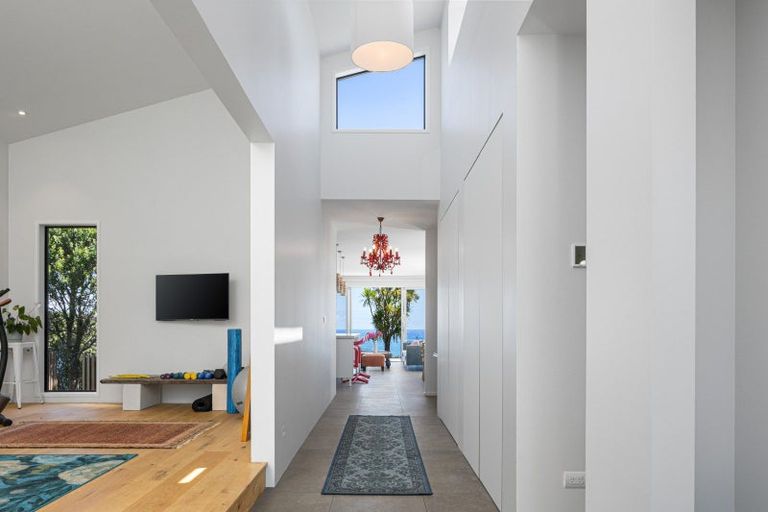 Photo of property in 411 Oaia Road, Muriwai, 0881